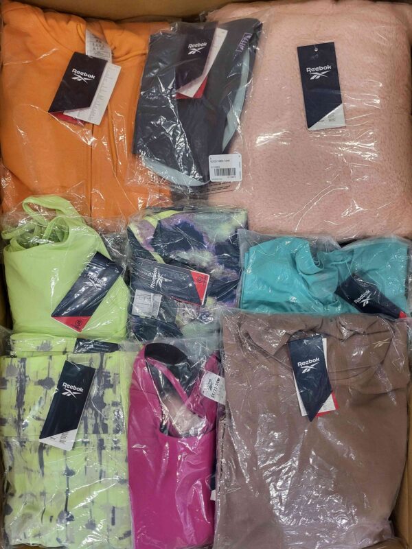 The photo shows a package with clothing in the category R.