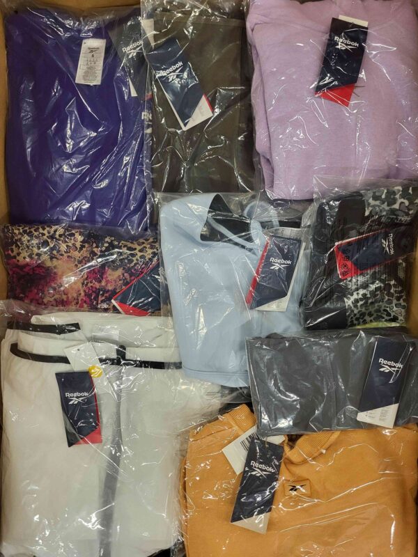 The photo shows a package with clothing in the category R.