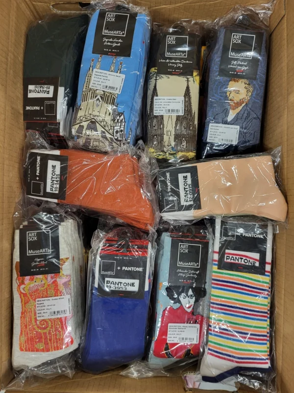 The picture shows a package with accessories in the category SA.
