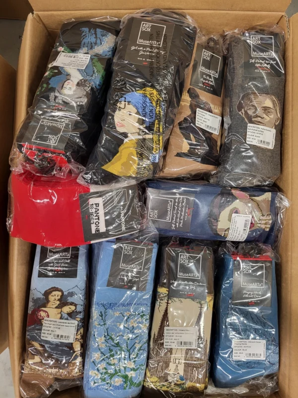 The picture shows a package with accessories in the category SA.