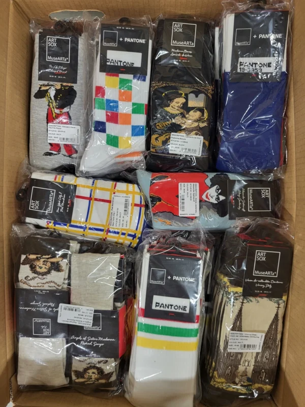 The picture shows a package with accessories in the category SA.