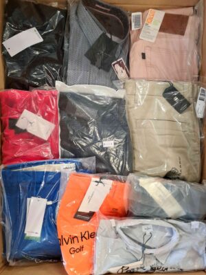 The photo shows a package with clothing in the category AM.