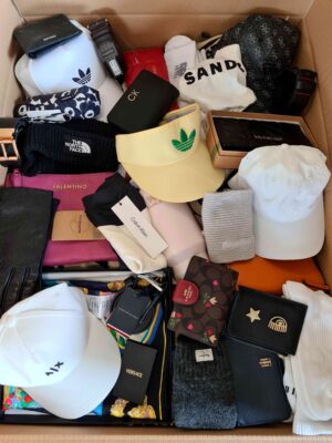 The picture shows a package with accessories in the category AC.
