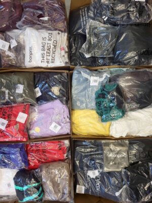 The photo shows a package with clothing in the category BPSDV.