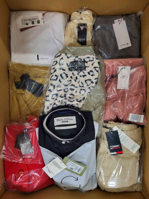 The photo shows a package with clothing in the category AP.
