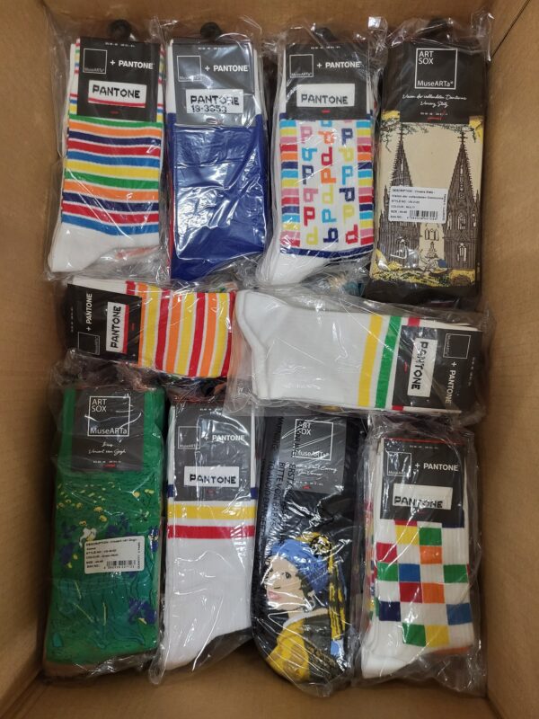 The picture shows a package with accessories in the category SA.