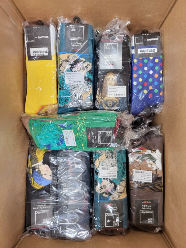 The picture shows a package with accessories in the category SA.