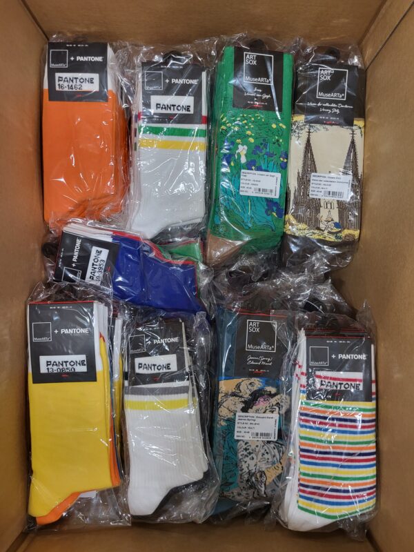 The picture shows a package with accessories in the category SA.