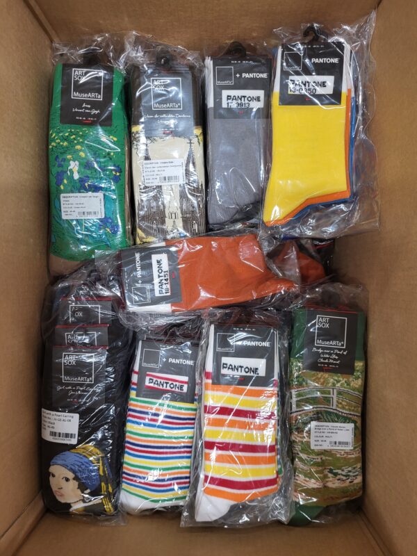 The picture shows a package with accessories in the category SA.