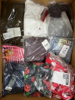 The photo shows a package with clothing in the category AP.
