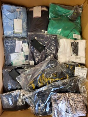 The photo shows a package with clothing in the category AP.
