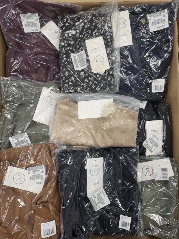 The photo shows a package with clothing in the category YA.