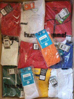 The photo shows a package with clothing in the category H.