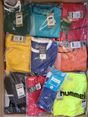 The photo shows a package with clothing in the category H.