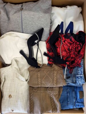 The photo shows a package with clothing in the category BSN.