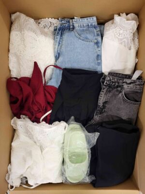 The photo shows a package with clothing in the category BSN.