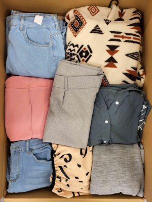 The photo shows a package with clothing in the category BSN.