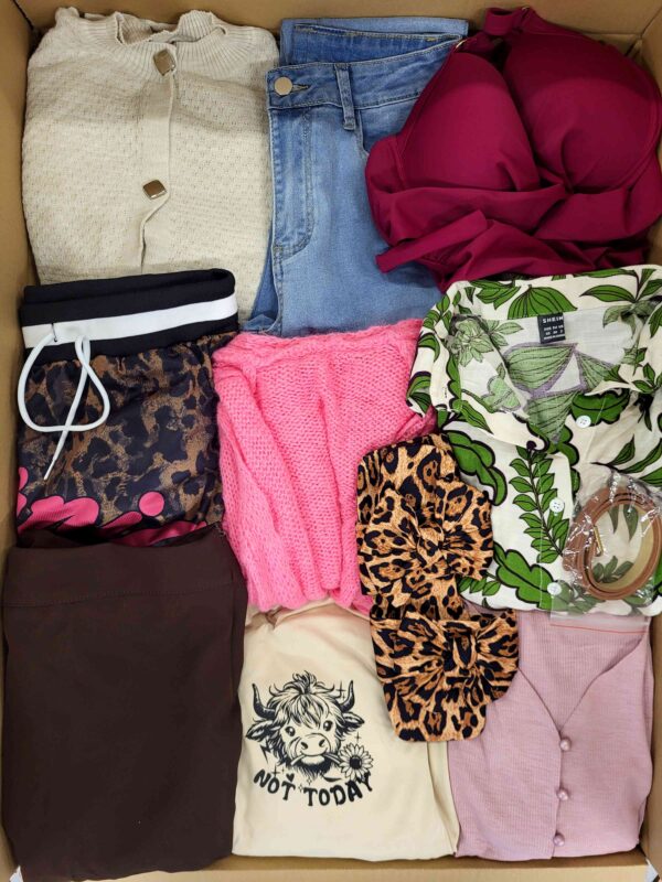 The photo shows a package with clothing in the category BSN.