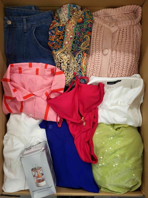 The photo shows a package with clothing in the category BSN.