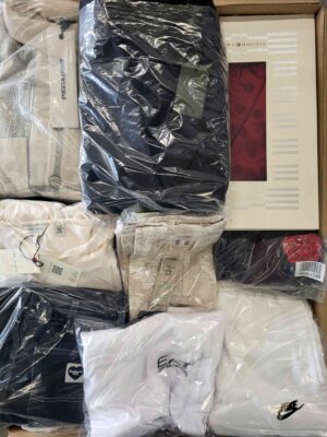 The photo shows a package with clothing in the category B.