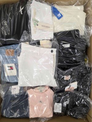 The photo shows a package with clothing in the category B.