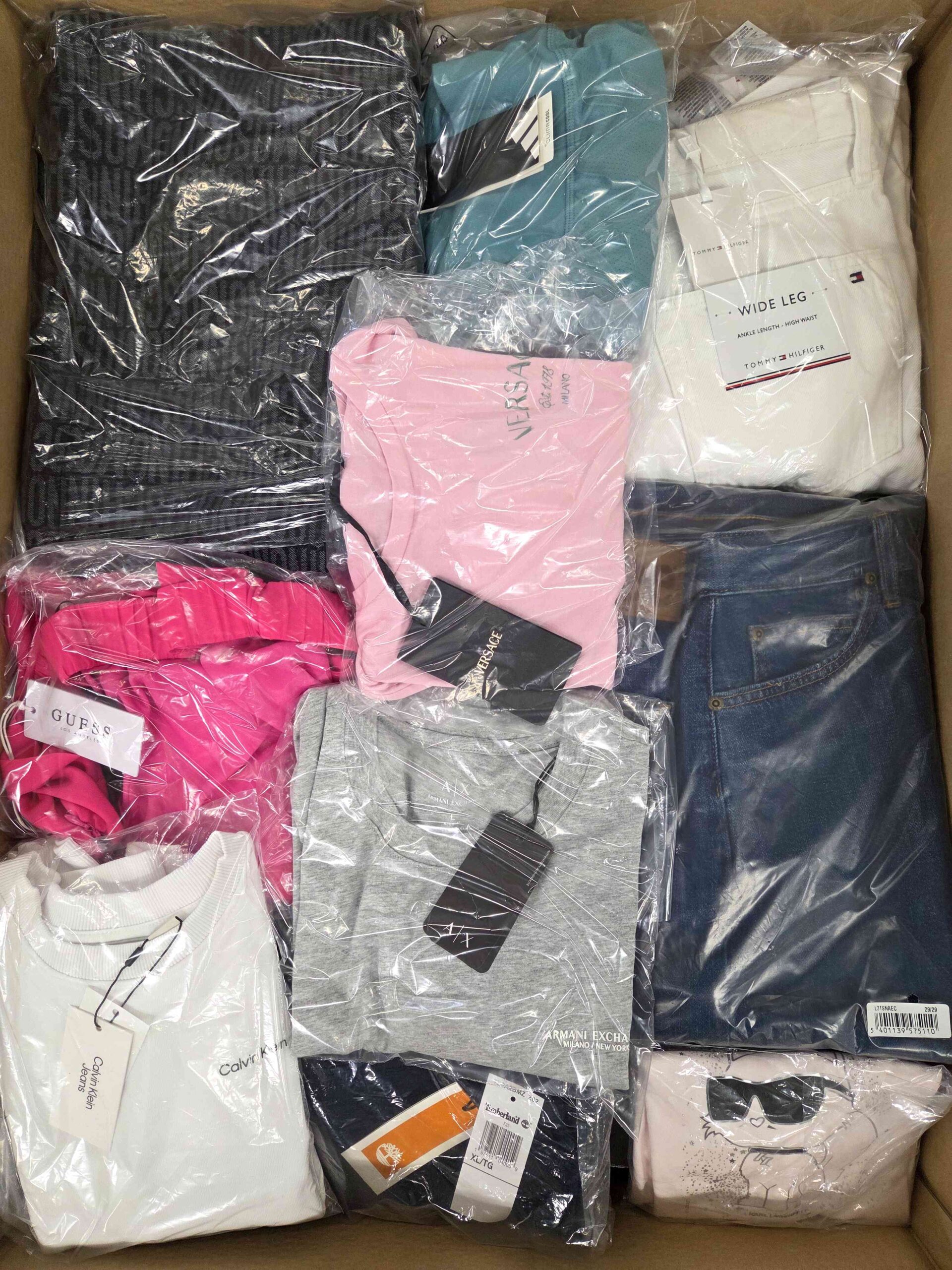 The photo shows a package with clothing in the category B.