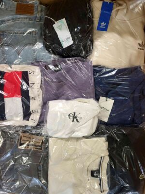The photo shows a package with clothing in the category C.