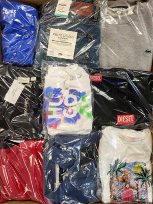 The photo shows a package with clothing in the category C.