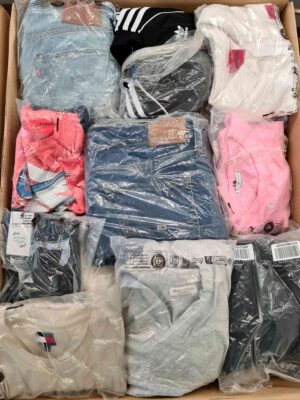 The photo shows a package with clothing in the category D.