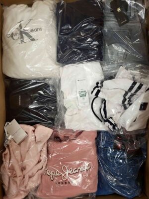 The photo shows a package with clothing in the category C.