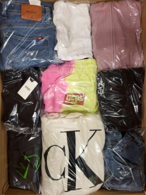 The photo shows a package with clothing in the category C.
