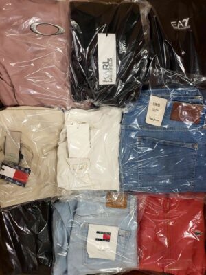 The photo shows a package with clothing in the category C.