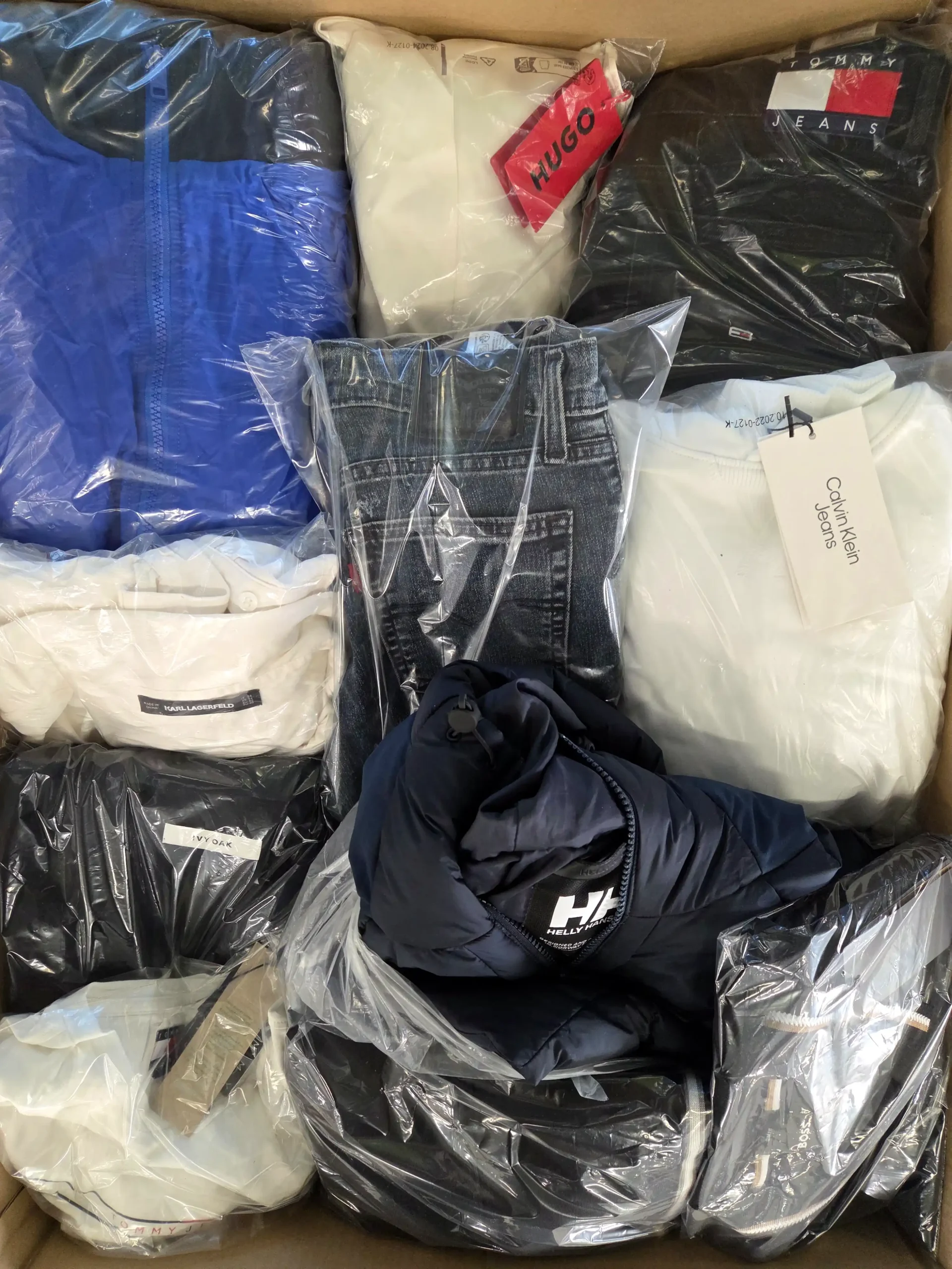 The photo shows a package with clothing in the category C.