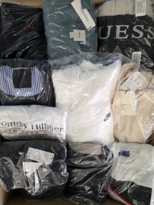 The photo shows a package with clothing in the category C.