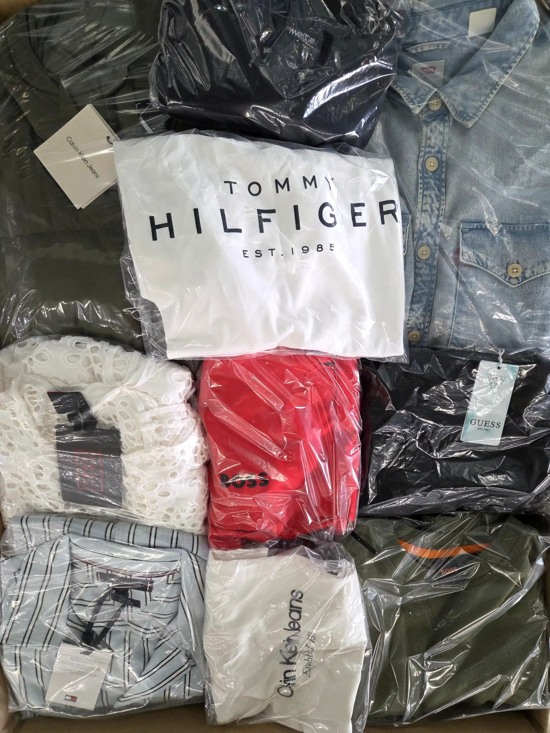 The photo shows a package with clothing in the category C.