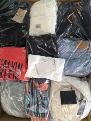 The photo shows a package with clothing in the category C.