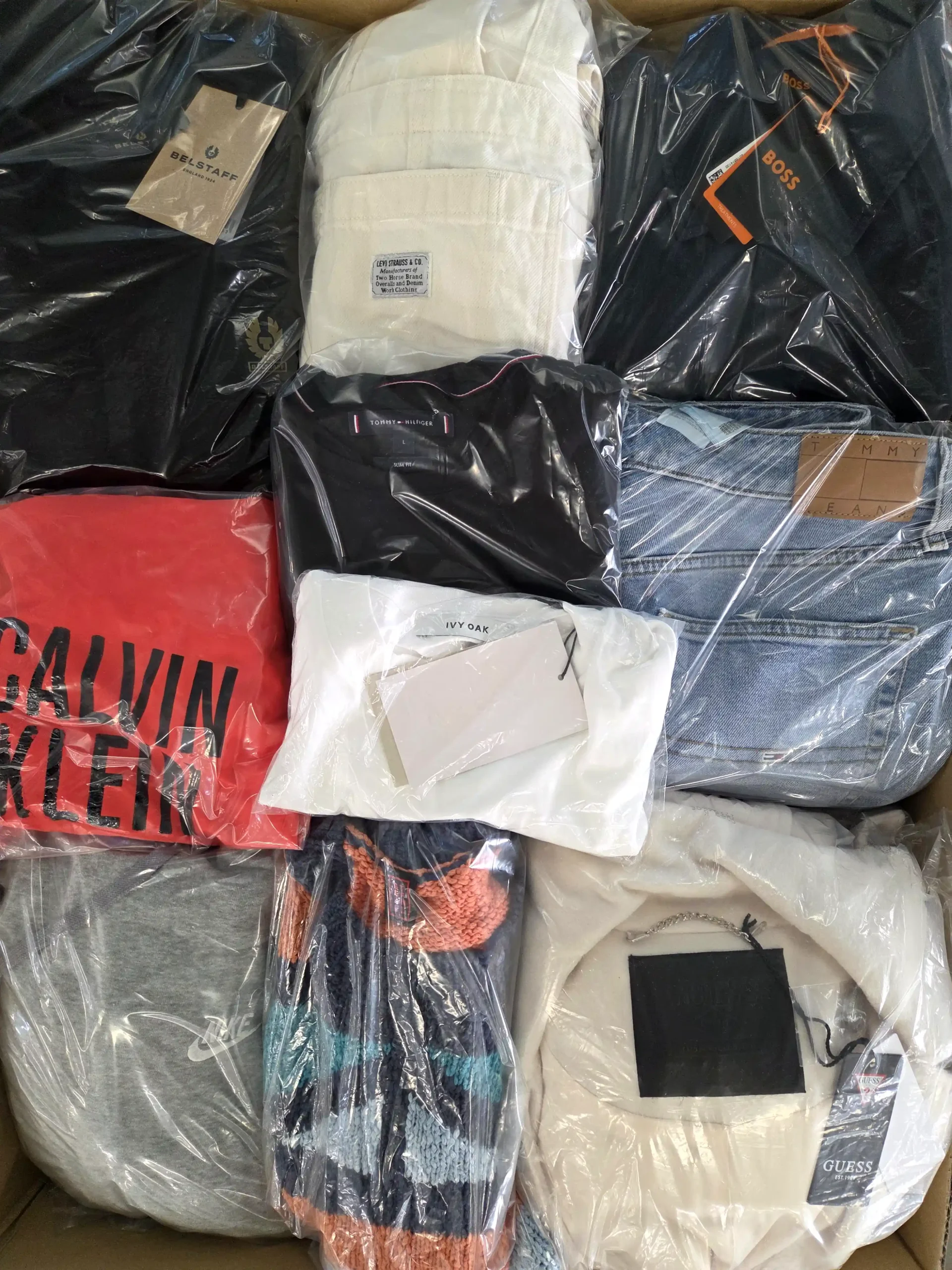 The photo shows a package with clothing in the category C.