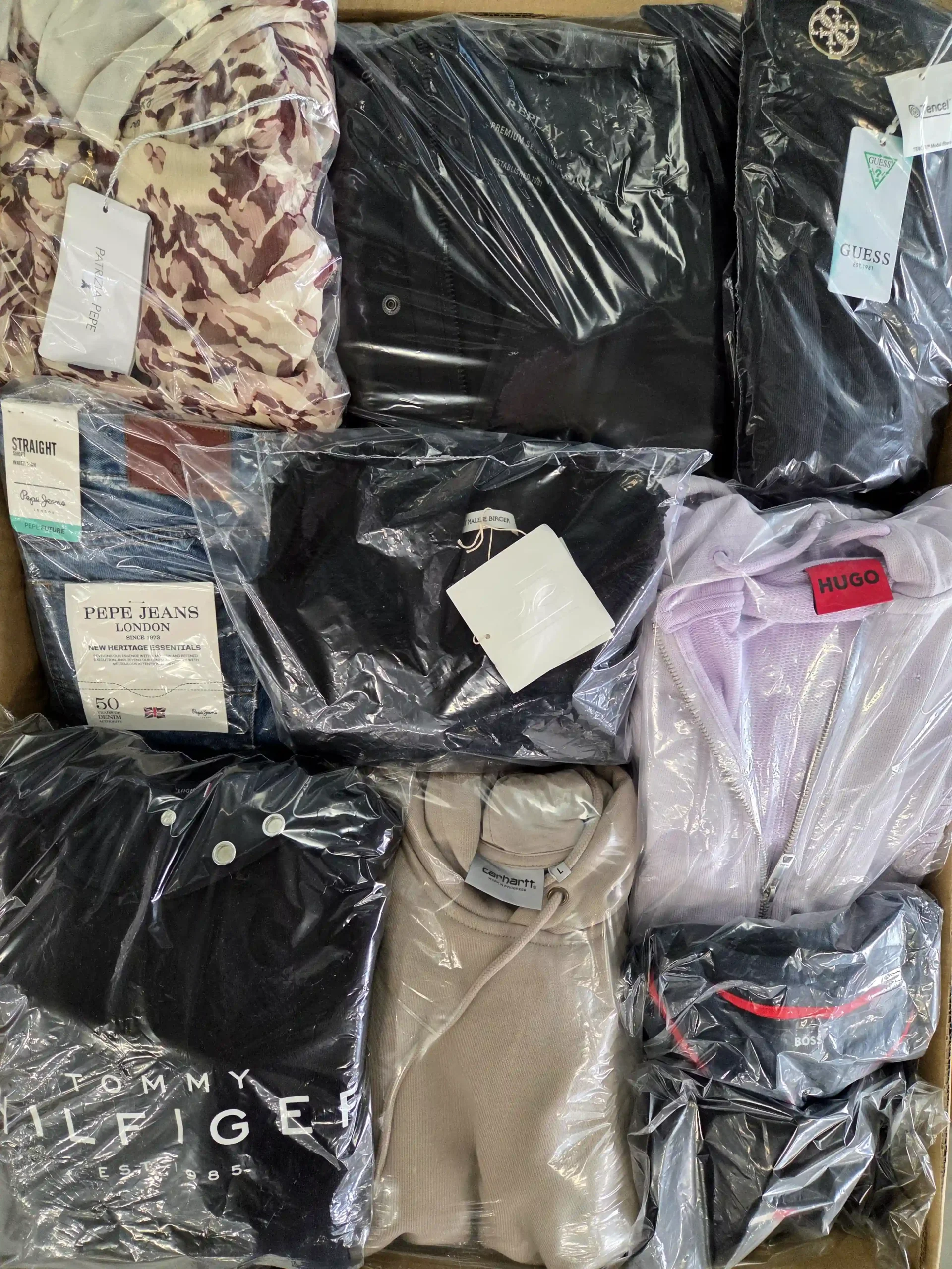 The photo shows a package with clothing in the category C.