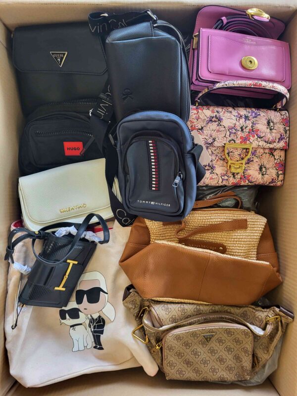 The picture shows a package with accessories in the category HC.