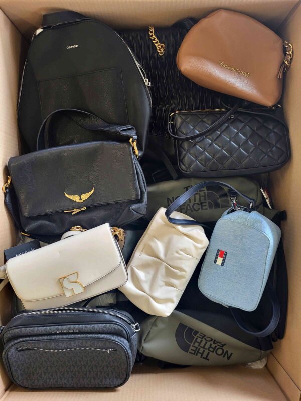 The picture shows a package with accessories in the category HC.
