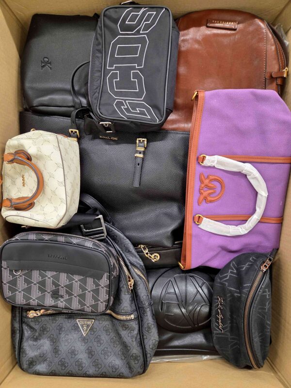 The picture shows a package with accessories in the category HC.