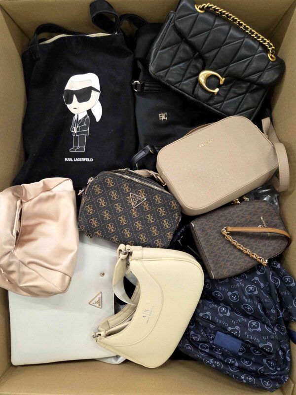 The picture shows a package with accessories in the category HC.