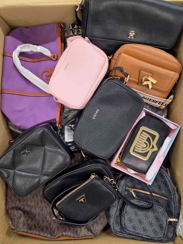 The picture shows a package with accessories in the category HC.