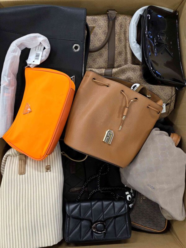 The picture shows a package with accessories in the category HC.