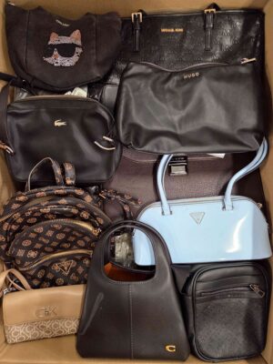 The picture shows a package with accessories in the category HC.