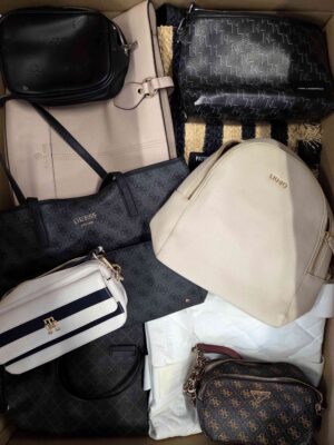 The picture shows a package with accessories in the category HC.