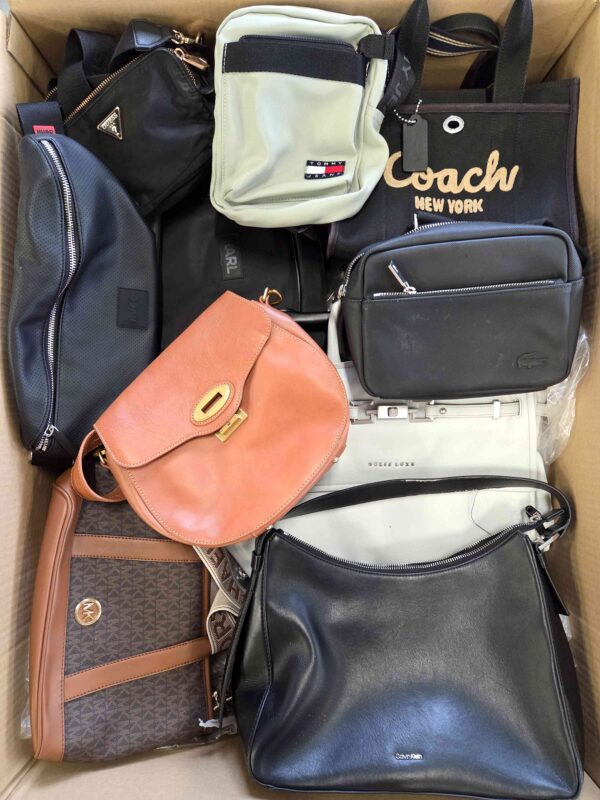The picture shows a package with accessories in the category HC.