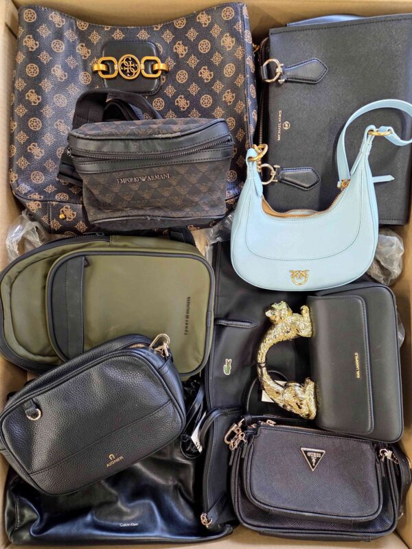 The picture shows a package with accessories in the category HC.
