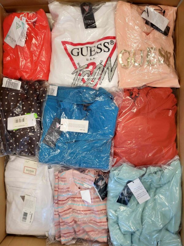 The photo shows a package with clothing in the category B.