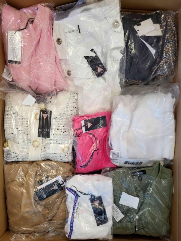 The photo shows a package with clothing in the category B.